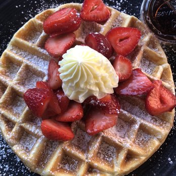 Cafe Borrone - Waffle with organic strawberries. The strawberries tasted fresh enough. - Breakfast & Brunch Near Me - Menlo Park, California