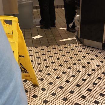 Steak ’n Shake - a group of people in a kitchen - American Near Me - Daytona Beach, Florida Steak ’n Shake - a group of people in a kitchen - American Near Me - Daytona Beach, Florida