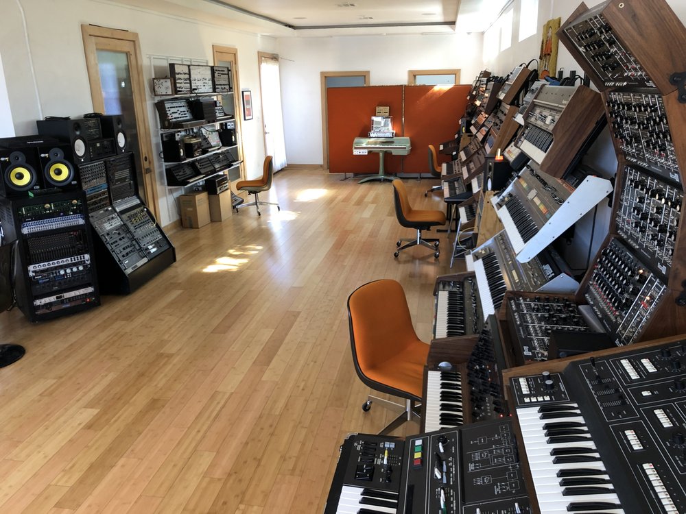 Vintage Synthesizer Museum, Los Angeles Roadtrippers