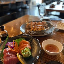 Avocado bomb and Salmon/Tuna sashimi