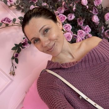 Hollywood Facial - Estheticians Near Me - Costa Mesa, California