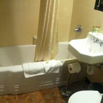 Murray Hotel - Bathroom - Hotels Near Me - Silver City, New Mexico