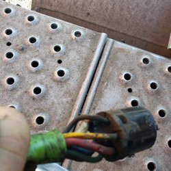 Syra Mobile Mechanic - Destroyed semi electrical connector