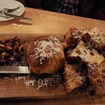 Ripple Wine Bar O'Bryonville - Baked brie - Wine Bars Near Me - Cincinnati, Ohio