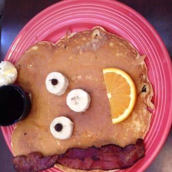 Jongewaard's Bake n Broil - Bear pancake - American Near Me - Long Beach, California