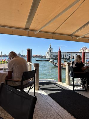 Hotel Monaco & Grand Canal by null
