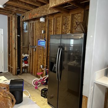 Reys Sotelo - Kitchen water damage - Electricians Near Me