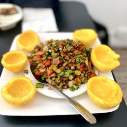Wowo Tou (steamed corn buns with pork and veggies)