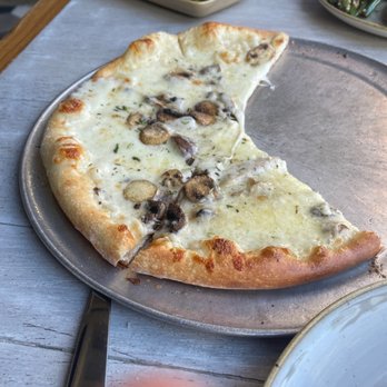 Monkeypod Kitchen - Shroom pizza - delicious! - Hawaiian Near Me - Kapolei, Hawaii