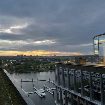 Moonraker - Beautiful rooftop view - Cocktail Bars Near Me - Washington, DC, District of Columbia