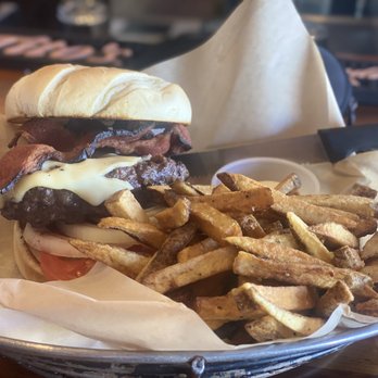 RelicRoad Brewing - Bacon Cheeseburger! - Breweries Near Me - Winslow, Arizona RelicRoad Brewing - Bacon Cheeseburger! - Breweries Near Me - Winslow, Arizona