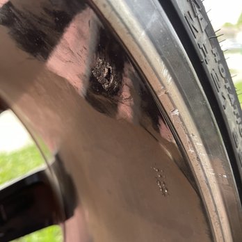 Quality Auto Service - Scratches on inside of rim - Tires Near Me - Coral Springs, Florida Quality Auto Service - Scratches on inside of rim - Tires Near Me - Coral Springs, Florida