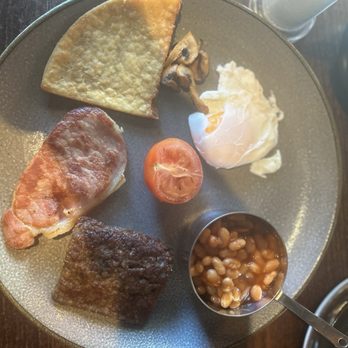 Greyfriars - Measly. This is what I got! It is NOTHING like they advertised! Please compare w/other pic posted! (Hilarious!) - Hotels Near Me - Saint Andrews, FIF