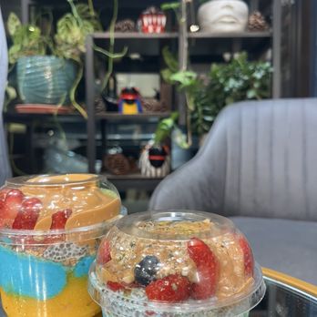 Island Bodega - Small and medium bowls - Acai Bowls Near Me - Cerritos, California
