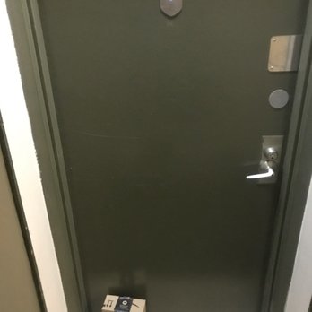Intelcom - Does that look like it holds 4 32 ounce containers of bone broth, a 16 ounce bag of tea, and two canisters of Pringles to you? NO. - Couriers & Delivery Services Near Me
