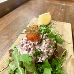 Brinken - Smoked reindeer in horseradish cream on rye bread topped with caviar