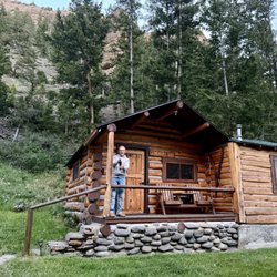 Absaroka Mountain Lodge - Gunbarrel suite and the complimentary bear spray to use while visiting!