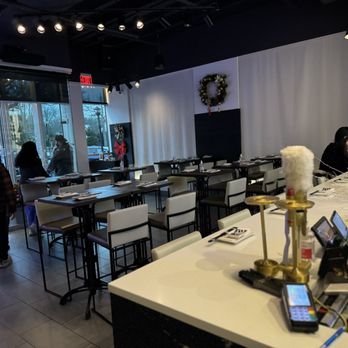 Kinha Sushi - Front dining room with high tops - Japanese Near Me - Garden City, New York
