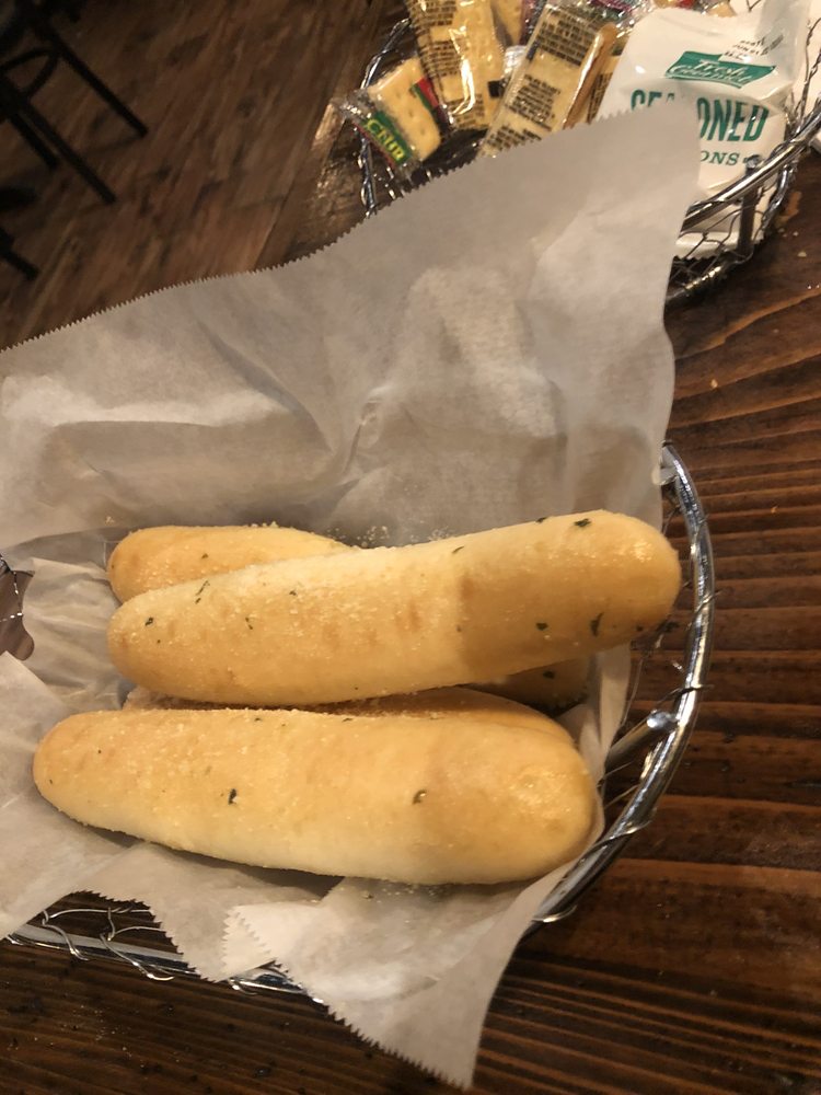 CHICAGO’S PIZZA Updated September 2024 68 Photos & 104 Reviews