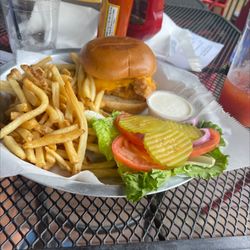 Mikey's Chicken & Tavern - Chicken deluxe sandwich