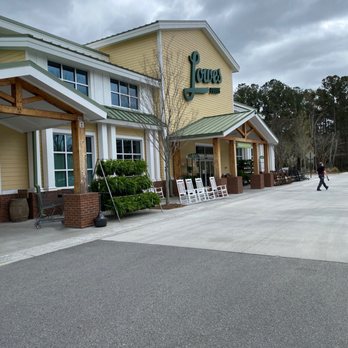 Lowes Foods - the front of the store - Beer, Wine & Spirits Near Me - Mount Pleasant, South Carolina