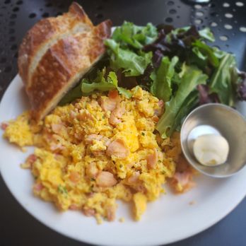Urth Caffé-Pasadena - Cafes Near Me - Pasadena, California