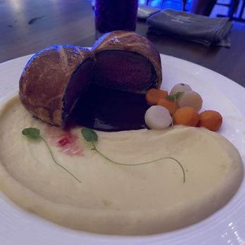 Gordon Ramsay Hell’s Kitchen - Beef Wellington - Bars Near Me - Mashantucket, Connecticut Gordon Ramsay Hell’s Kitchen - Beef Wellington - Bars Near Me - Mashantucket, Connecticut