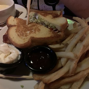Applebee's Grill + Bar - American Near Me - Rochester, New York