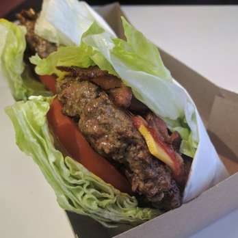 Carneys - 1/2 lb Angus cheeseburger with bacon - Burgers Near Me - Studio City, California Carneys - 1/2 lb Angus cheeseburger with bacon - Burgers Near Me - Studio City, California