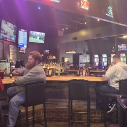Sidelines Sports Pub - Large bar area