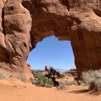 Arches National Park - Pine Tree Arch - Parks Near Me Arches National Park - Pine Tree Arch - Parks Near Me