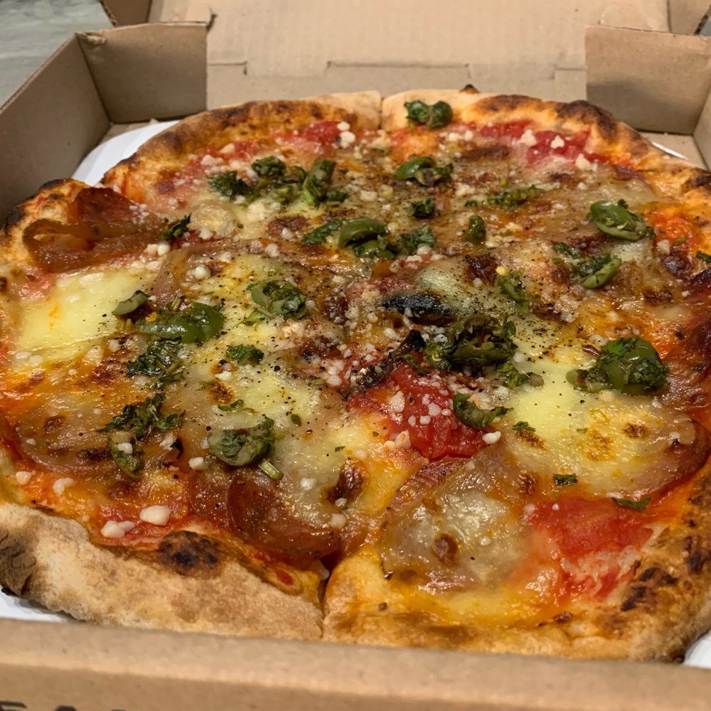 Boone Dog Pizza - Special Pepperoni - Pizza Near Me - Sisters, Oregon
