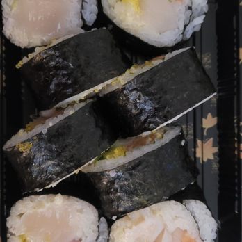 Takenaka - Scallop roll - Japanese Near Me - Vancouver, British Columbia
