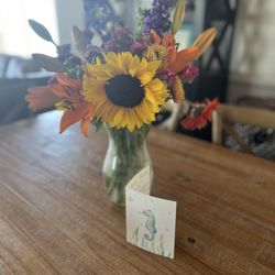 Seashore on the Sand - The owners left fresh flowers and a hand written card