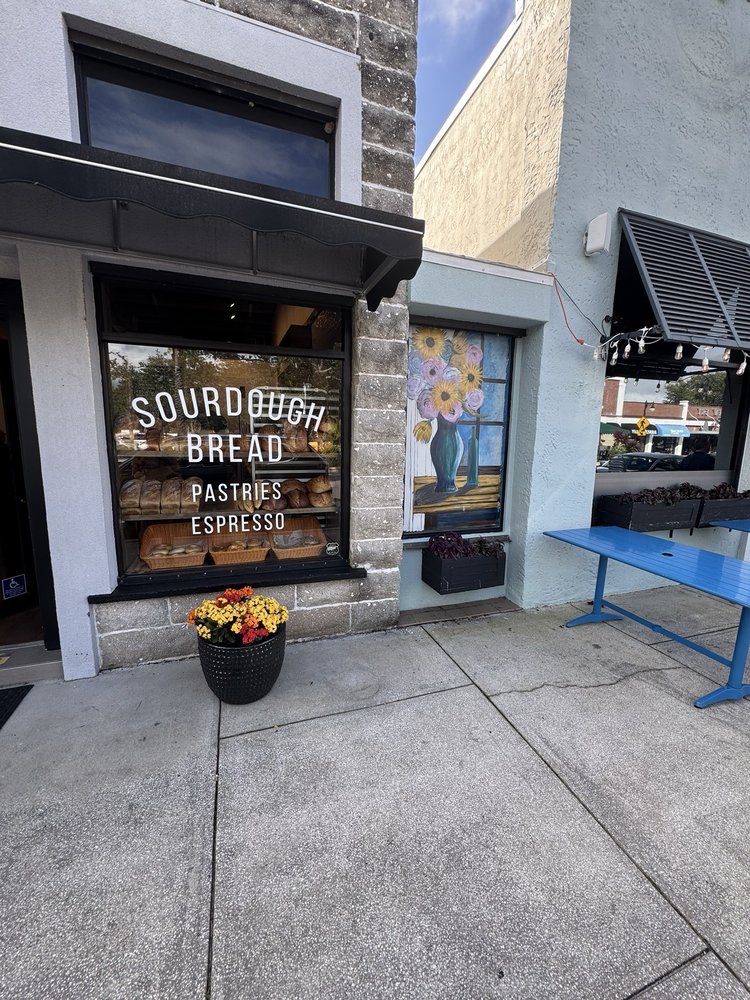 Dutch Oven Bread Logo