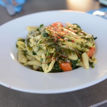 Upéro - Frische Pasta mit Minzspinat, Kirschtomaten und hausgemachter Kräuter-Walnuss-Pesto - Bars Near Me - Darmstadt, HE Upéro - Frische Pasta mit Minzspinat, Kirschtomaten und hausgemachter Kräuter-Walnuss-Pesto - Bars Near Me - Darmstadt, HE