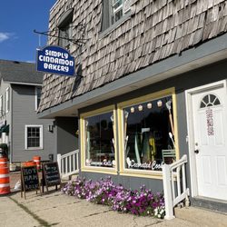 Simply Cinnamon Bakery - Exterior