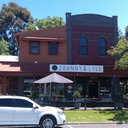 Johnny & Lyle's - Outside
