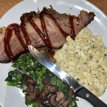 Big Phil's Bar & Grill - Brisket plate with Side Mac n' Cheese and Sauteed Broccoli Rabe with Mushrooms & Parmesan Cheese - New American Near Me - Pottstown, Pennsylvania