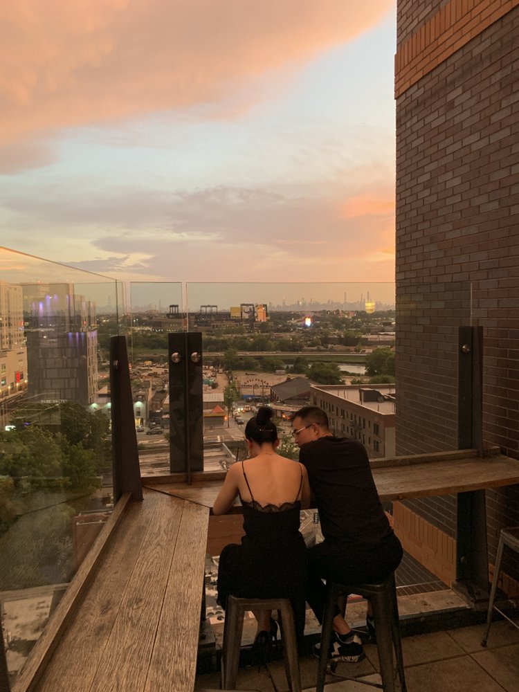 Leaf Bar & Lounge