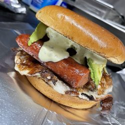 El Jefe Hotdogs - La jefa burger with a hotdog added