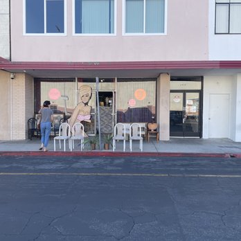 Yes Baby Vintage - Outside - Used, Vintage & Consignment Near Me - Burbank, California Yes Baby Vintage - Outside - Used, Vintage & Consignment Near Me - Burbank, California