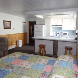 Pioneer Mountain Lodge - Room #3 Kitchen and Living Room