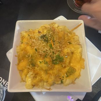 Morrison - Mac and Cheese happy hour - Gastropubs Near Me - Los Angeles, California