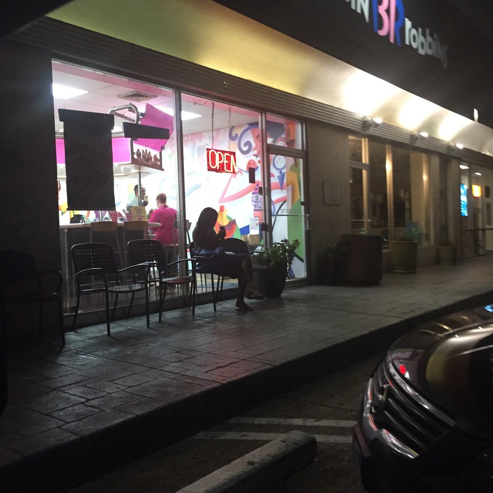 Baskin-Robbins - Outside picture tonight. - Ice Cream & Frozen Yogurt Near Me - Houston, Texas Baskin-Robbins - Outside picture tonight. - Ice Cream & Frozen Yogurt Near Me - Houston, Texas