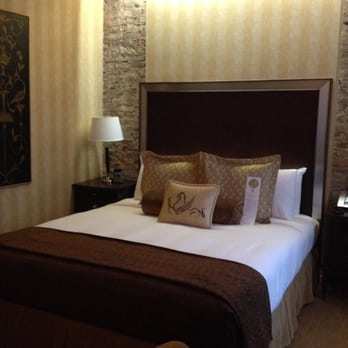 Hotel Griffon - King sized bed - Hotels Near Me - San Francisco, California Hotel Griffon - King sized bed - Hotels Near Me - San Francisco, California