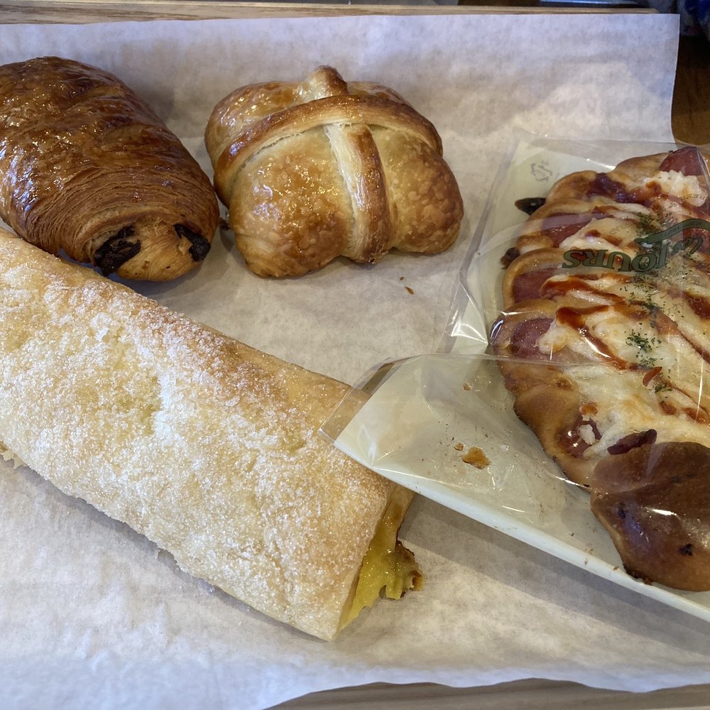 Tous Les Jours - Redbean Donut, Blueberry Cream Donut, yuzu puff, and Foliage Sausage Bread - Bakeries Near Me - Beaverton, Oregon Tous Les Jours - Redbean Donut, Blueberry Cream Donut, yuzu puff, and Foliage Sausage Bread - Bakeries Near Me - Beaverton, Oregon