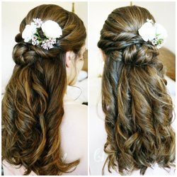 Stunning half-up, half-down bridal look!