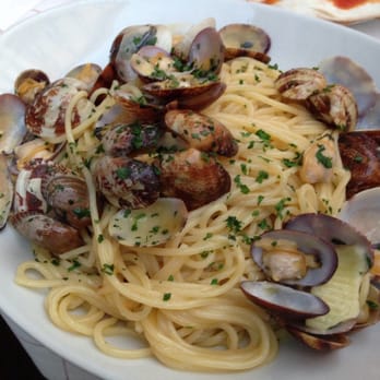 Popolo Caffè - Linguine alla vongole - Italian Near Me - Rome, RM