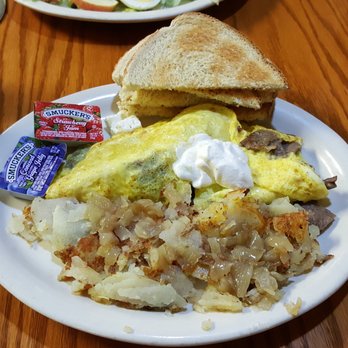 Al Smith's Place - Gyro Omelet at Al Smith's - Breakfast & Brunch Near Me - Toledo, Ohio
